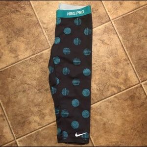Nike Pro Capris